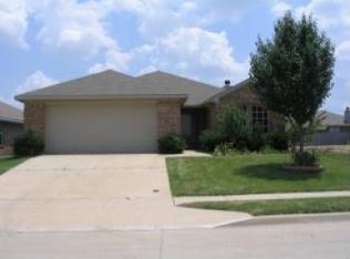 10816 Middleglen Rd, Haslet, TX 76052