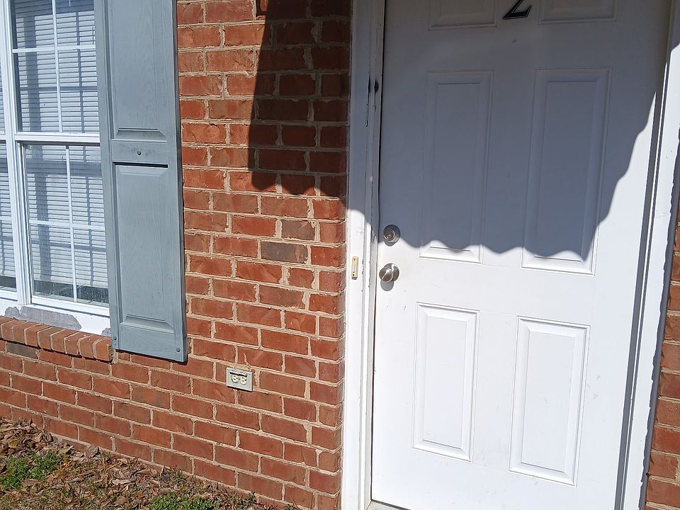 2nd image of 607 Dusy St