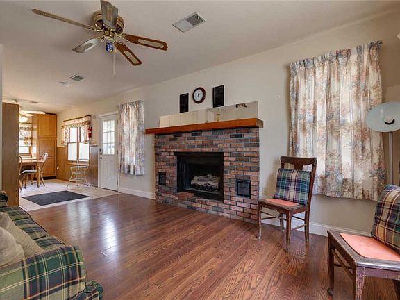 4th image of 10545 Mert Ave