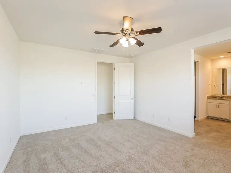 17484 W Sunnyslope Ln — Photo 8