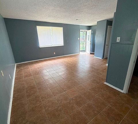 5th image of 2840 Brewer Ave