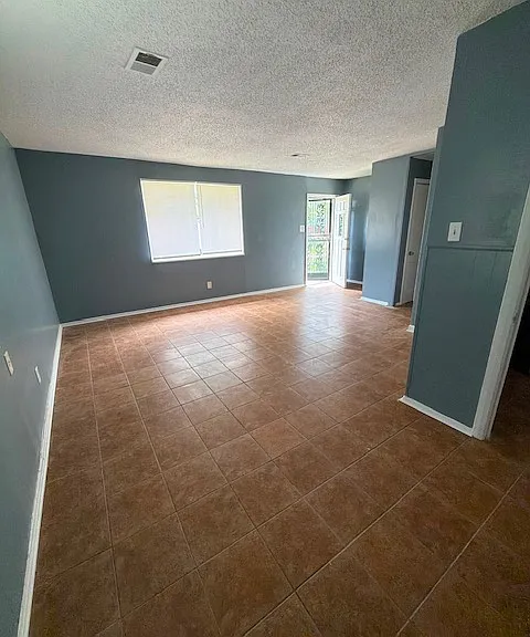2840 Brewer Ave — Photo 5