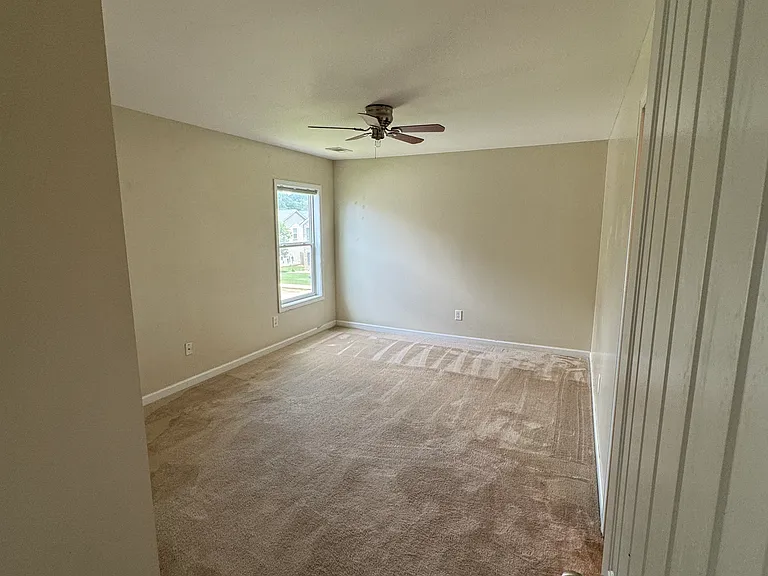 327 Hearthwood Dr — Photo 24