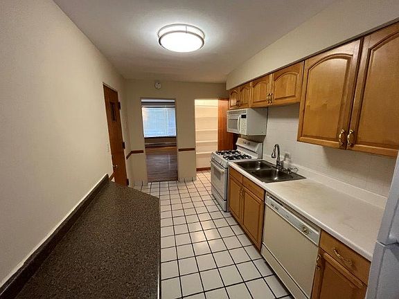2nd image of 1531 Bonnie Brae Pl #7