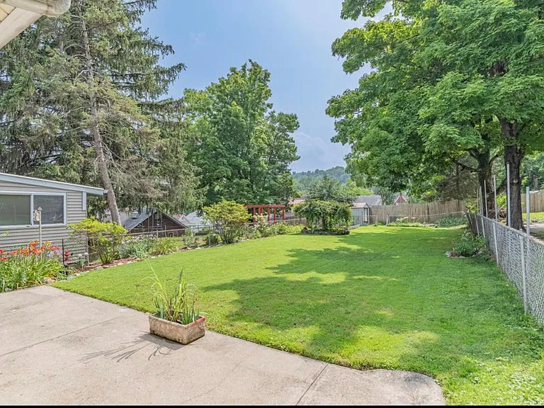 1839 Jefferson Ave — Photo 33
