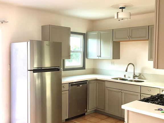 New kitchen ready for entertaining!