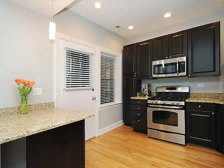 1219 W Lawrence Ave #1 — Photo 3