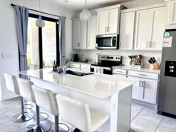3rd image of 14043 SW Thorens Dr