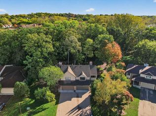 8945 Preserve Blvd, Eden Prairie, MN 55347