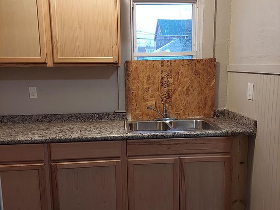 4th image of 12905 Hoy Ave