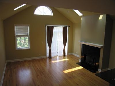 2nd image of 3007 N Damen Ave