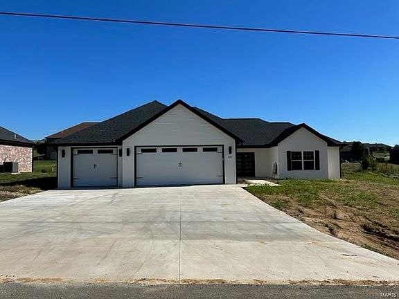 2nd image of 450 Harmony Ln