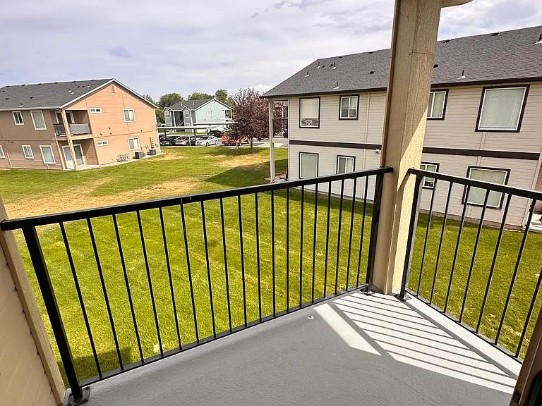 2105 E White Oak Ct #201 — Photo 23