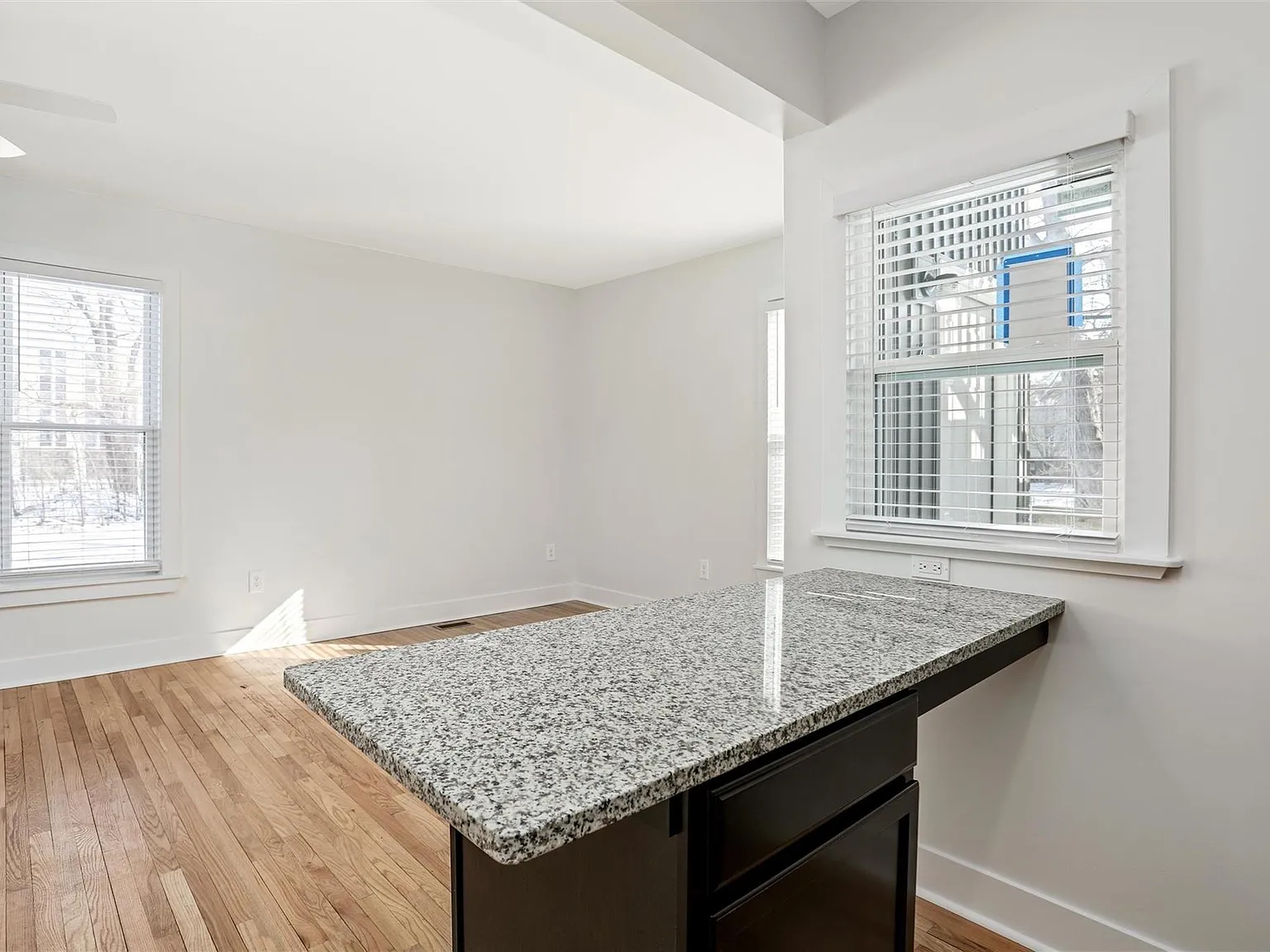 1 bed, 1.0 bath, 575 sqft, $1,200 — Photo 4