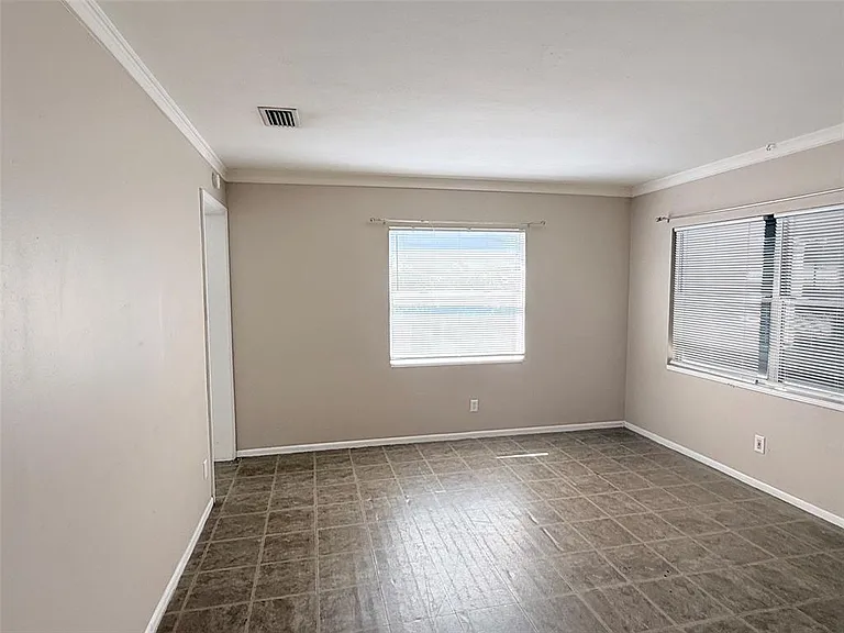 4935 Emerson Ave S — Photo 3
