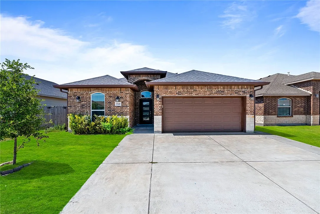 4 bed, 3.0 bath, 1937 sqft, $2,495 — Photo 1