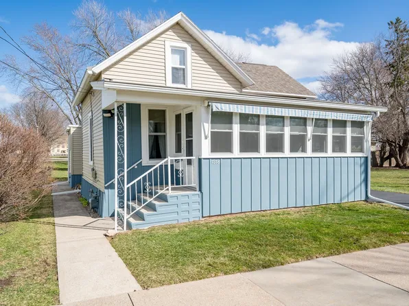 1518 Fox St, Oshkosh, WI 54902