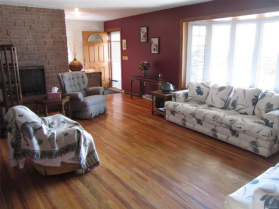 2nd image of 2150 Myrtlewood Ln