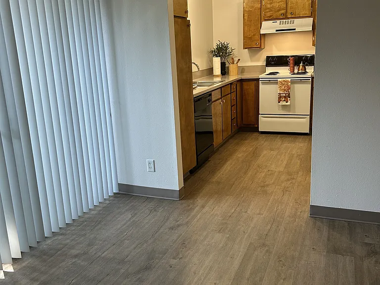 Sawyer Pointe Apartments — Photo 7