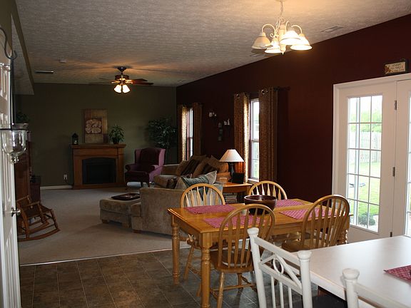 4th image of 2407 Maxwell Dr