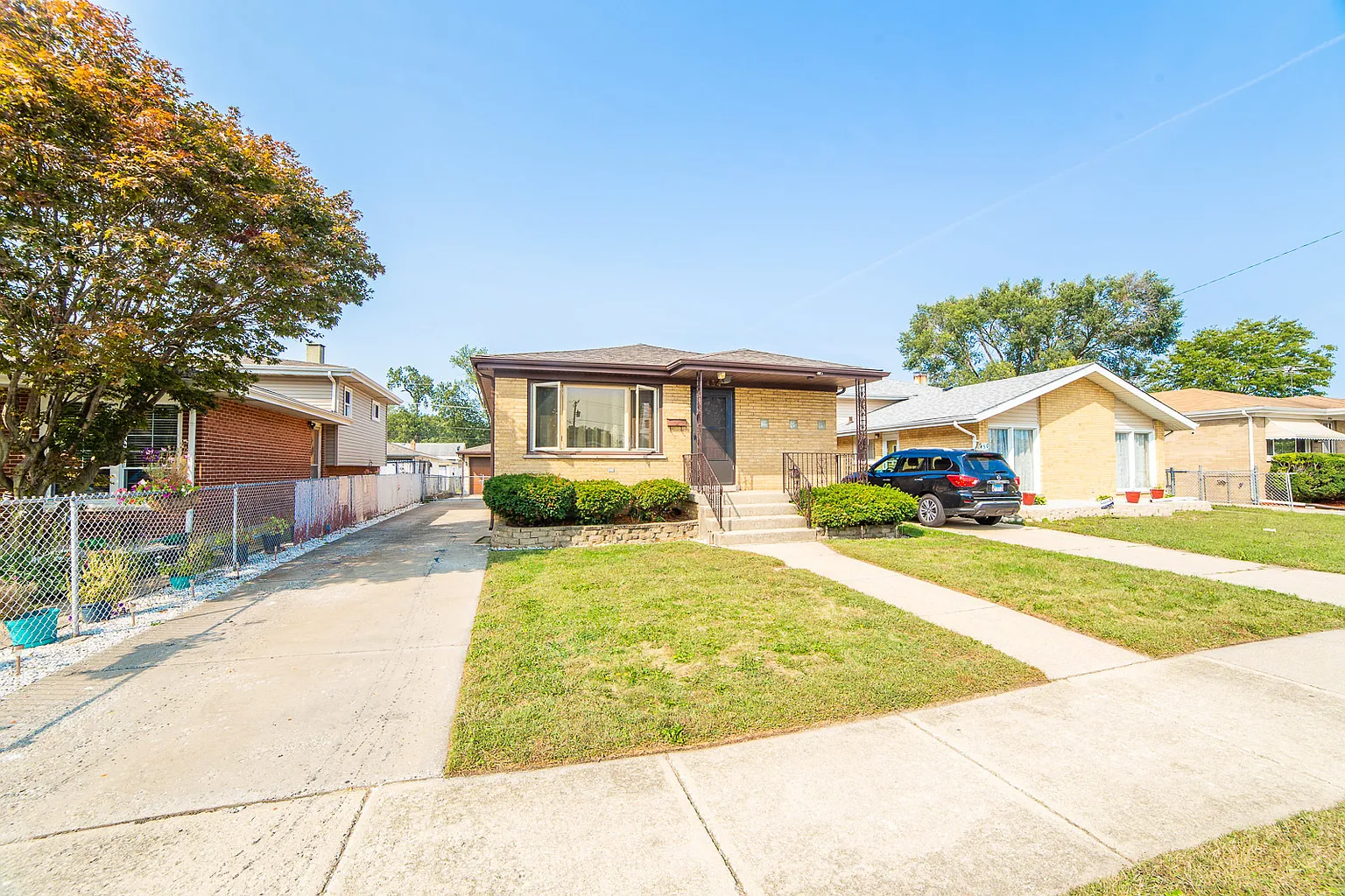 454 Mackinaw Ave photo 1