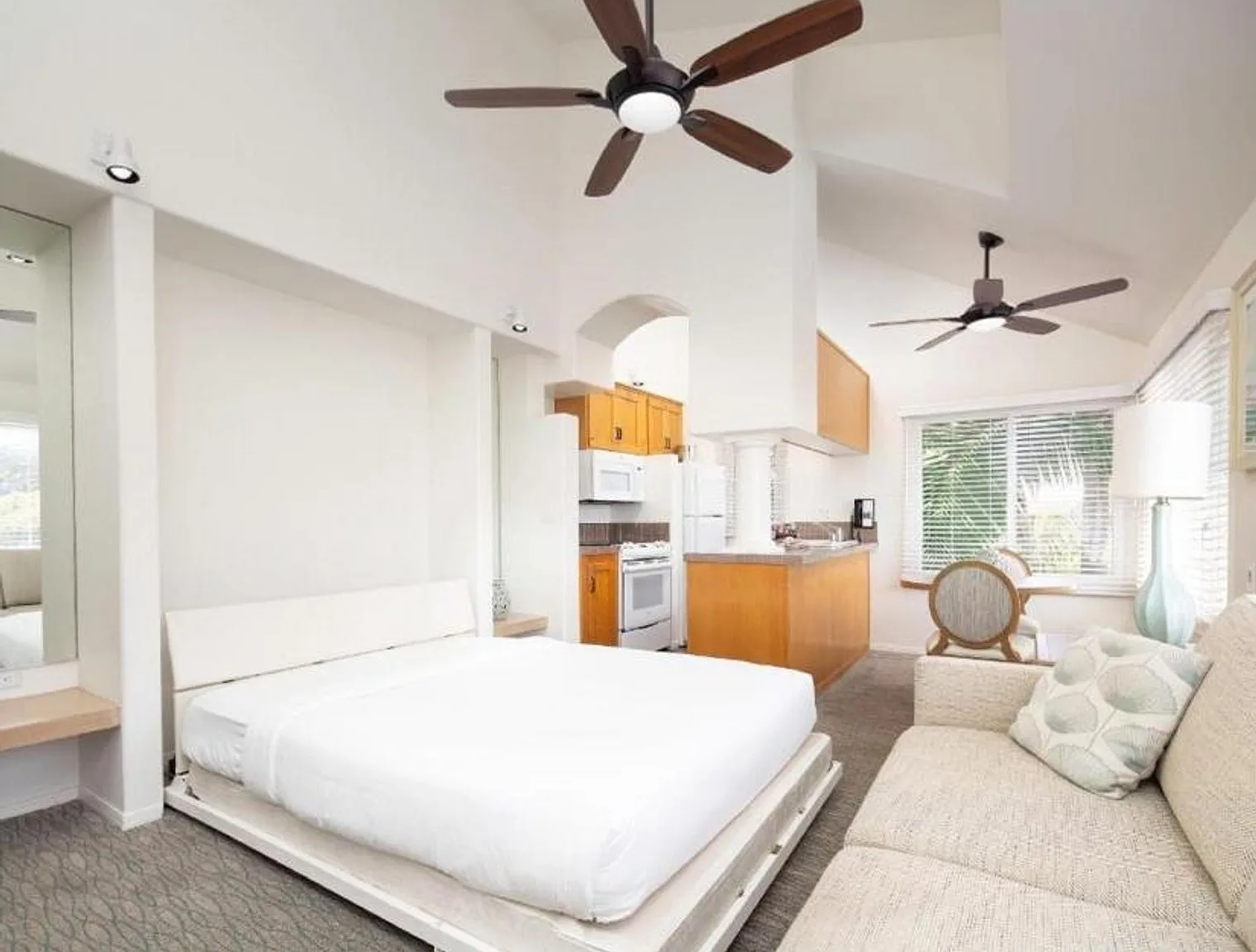 Studio, 1.0 bath, 398 sqft, $9,120 — Photo 2