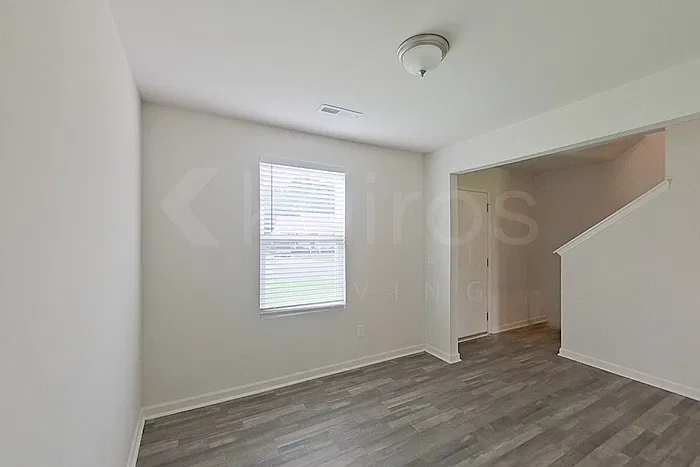4 bed, 2.5 bath, 1765 sqft, $1,895 — Photo 2