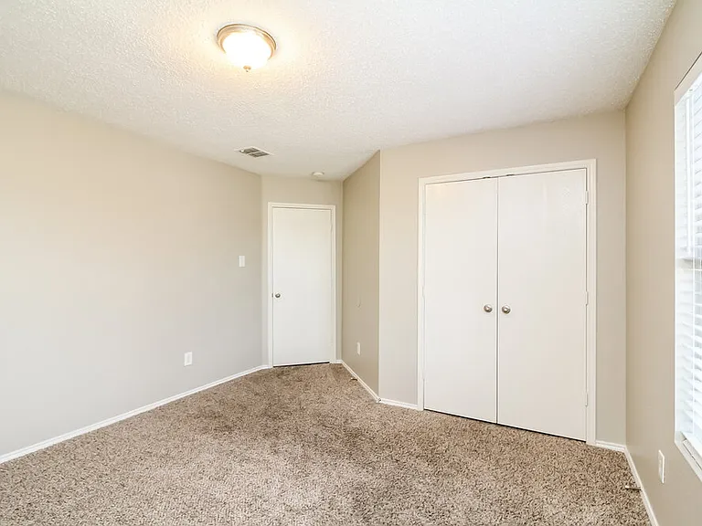 717 Lovern St — Photo 10