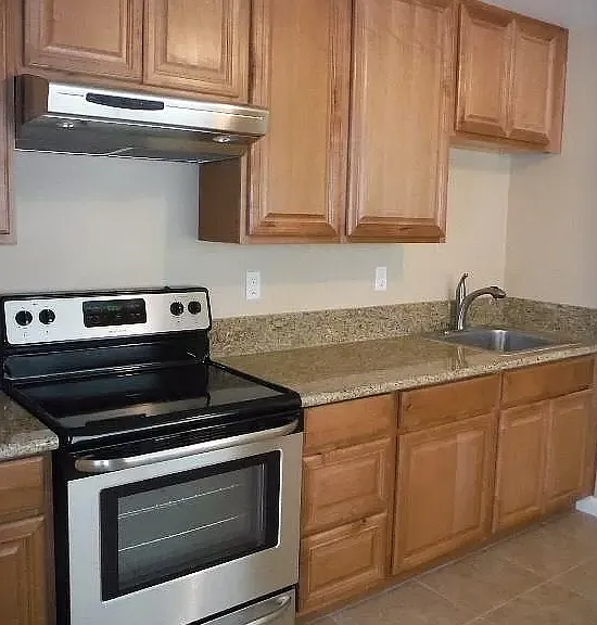 210 W Ivy St #E — Photo 4