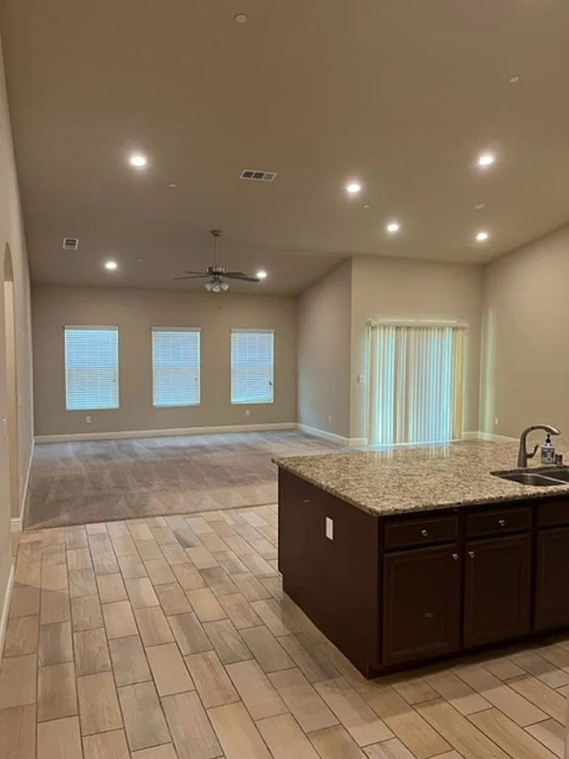 3 bed 2 bath home available 10/10/2024 — Photo 2