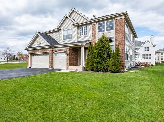 3rd image of 3135 Newport Ln