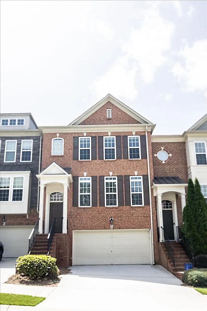 Spacious 3/3.5 Townhome in Beautiful Smyrna Neighborhood! — Photo 1