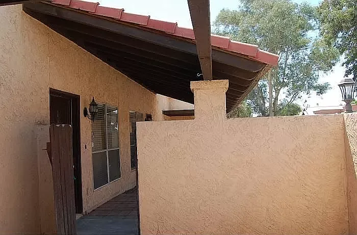 735 N Arrowhead Dr #3 — Photo 3