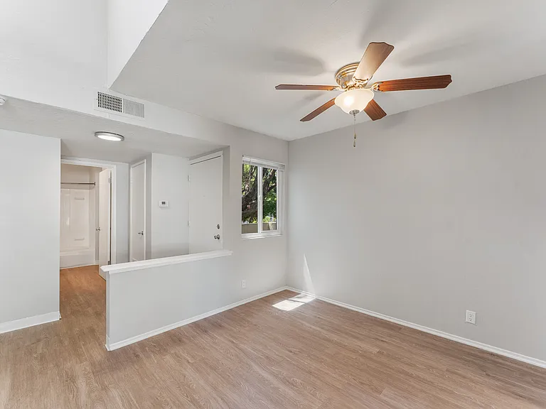 Kensington Park Apartments — Photo 58