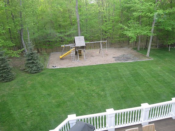 view to backyward/from2nd fl