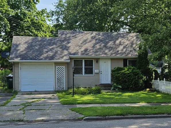 569 Hunter Blvd, Lansing, MI 48910