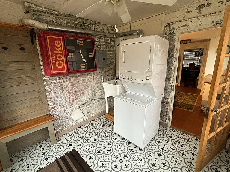 172 Florida Ave — Photo 16