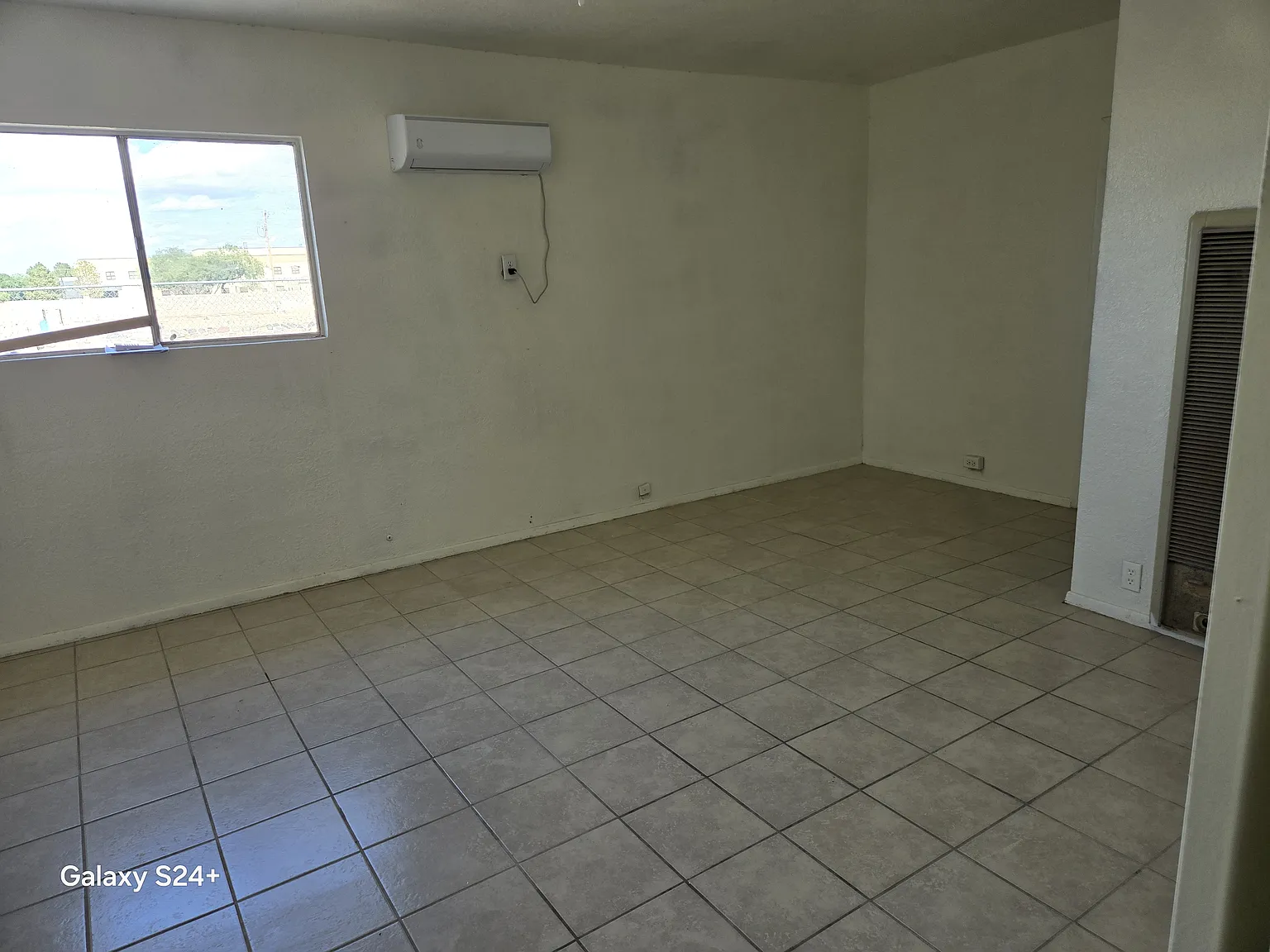 3 bed, 1.5 bath, 1539 sqft, $1,600 — Photo 3