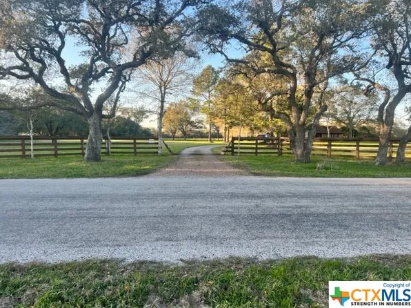 4890 Old Highway Rd, Inez, TX 77968