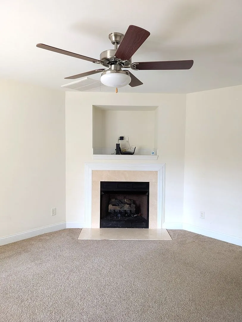 Waxhaw! 6 Bedroom Home! Master Bedroom's Up and Down! — Photo 3