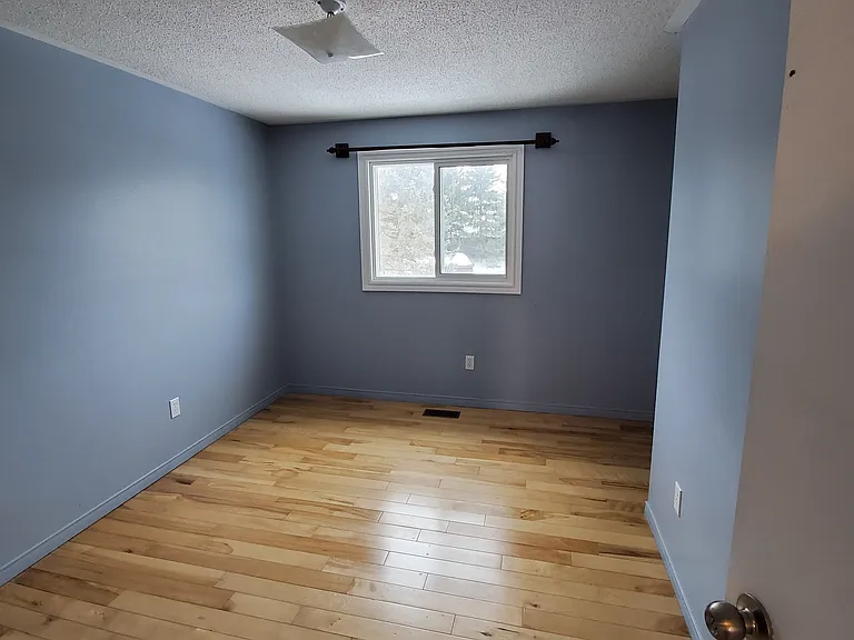 79 Quance St — Photo 10