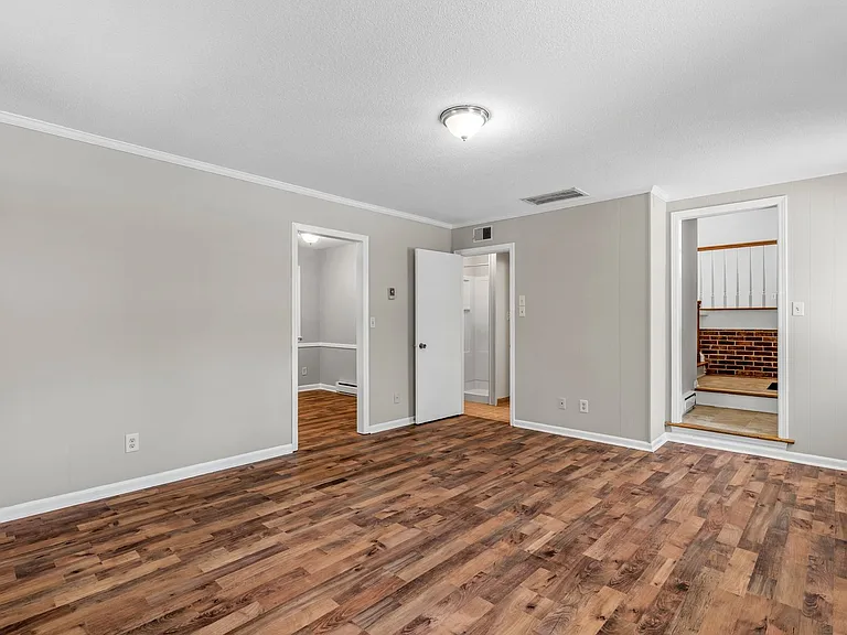 2309 Bridgette Blvd — Photo 4