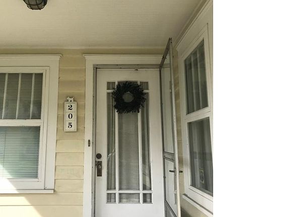 2nd image of 205 N Nixon Ave
