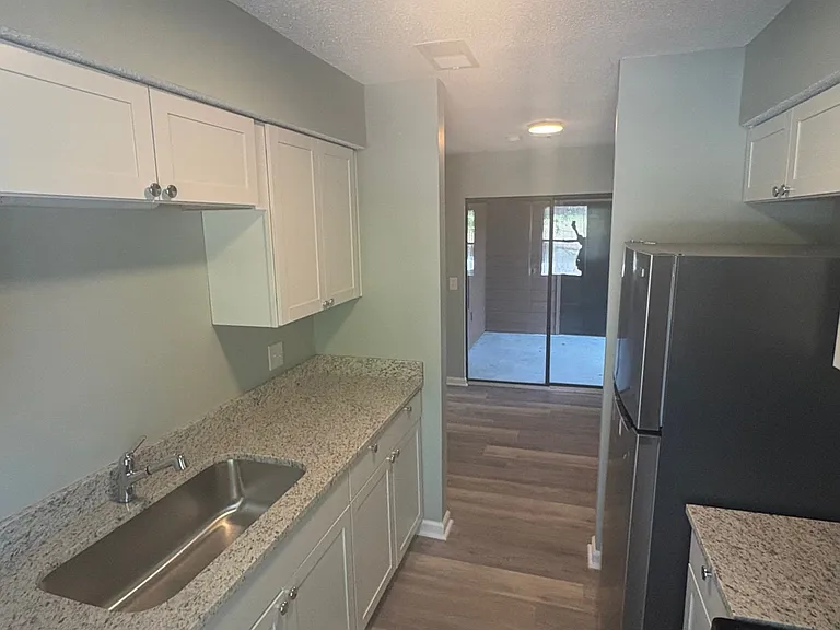 1725 Kathleen Dr #B — Photo 9