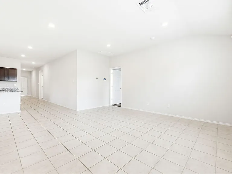 9505 Kensley Rose Dr — Photo 5