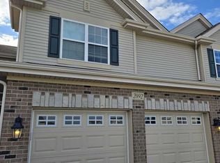 2092 Canyon Creek Ct, Aurora, IL 60503