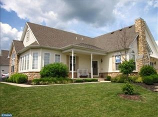 1094 Burgundy Cir, Pennsburg, PA 18073