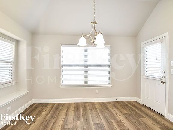 5th image of 1678 Veneto Dr