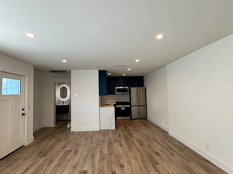 505 S Birch St #507 — Photo 10