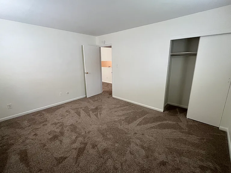 330 William St #B — Photo 12